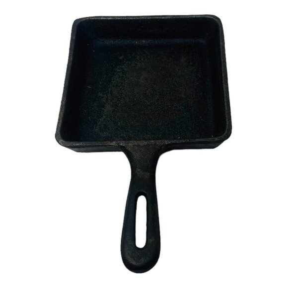 Small Square Cast Iron Skillet Vintage Made in Taiwan 5” X 5” - Picture 2 of 9